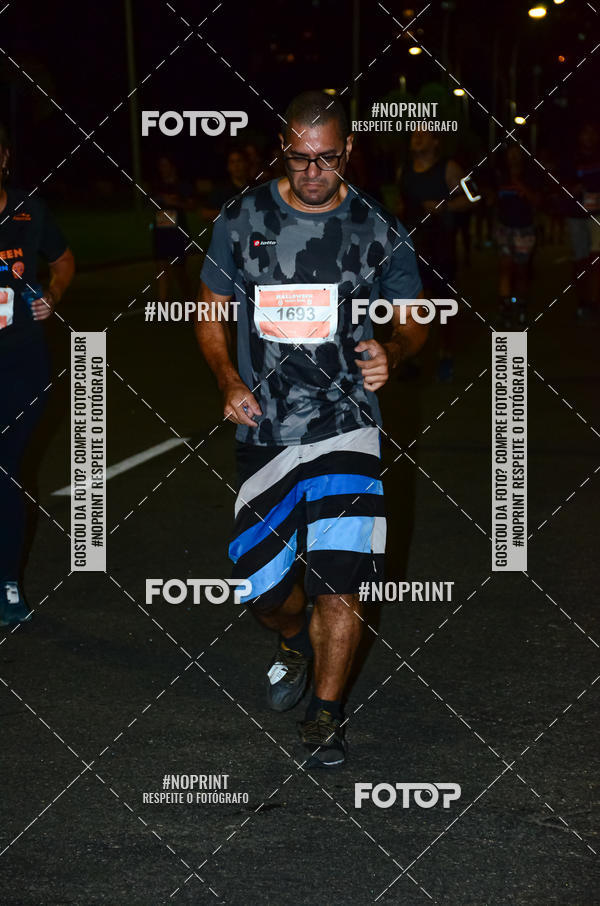 Buy your photos of the eventHalloween Run on Fotop