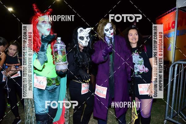 Buy your photos of the eventHalloween Run on Fotop