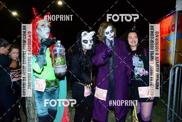 Buy your photos of the eventHalloween Run on Fotop