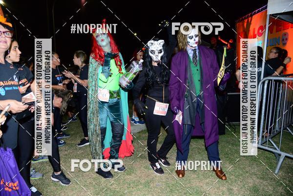 Buy your photos of the eventHalloween Run on Fotop