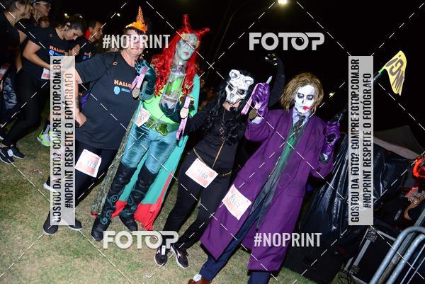 Buy your photos of the eventHalloween Run on Fotop