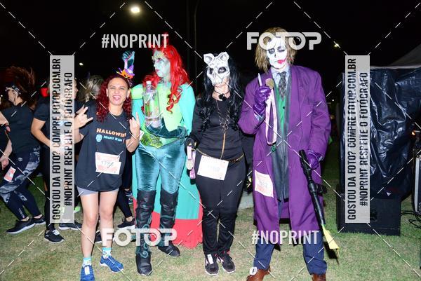 Buy your photos of the eventHalloween Run on Fotop