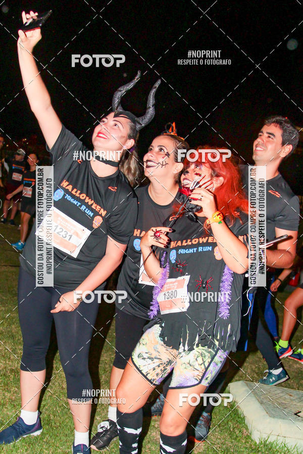 Buy your photos of the eventHalloween Run on Fotop