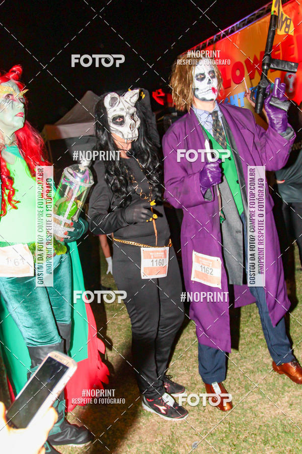 Buy your photos of the eventHalloween Run on Fotop