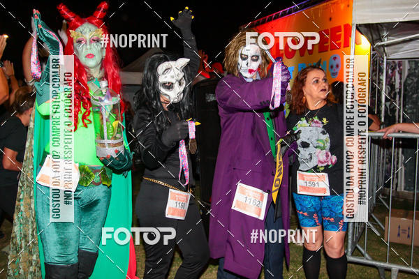 Buy your photos of the eventHalloween Run on Fotop