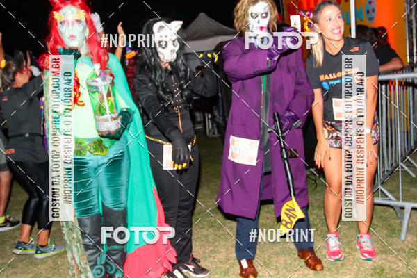 Buy your photos of the eventHalloween Run on Fotop