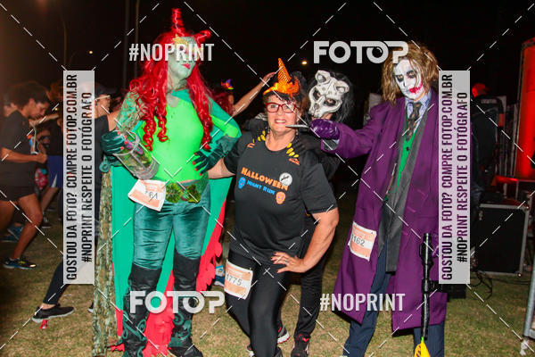 Buy your photos of the eventHalloween Run on Fotop
