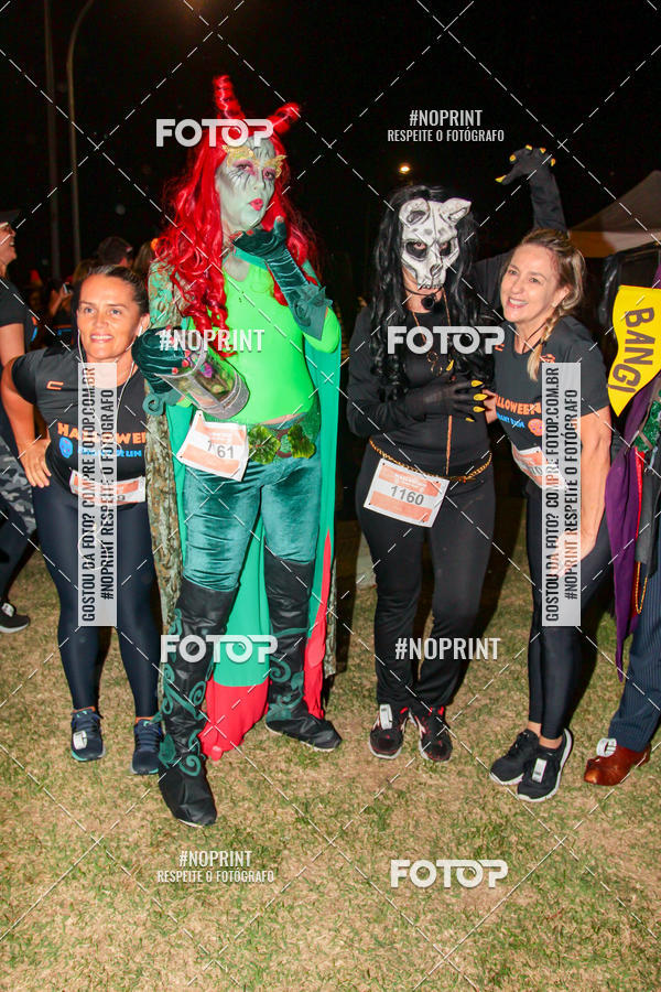 Buy your photos of the eventHalloween Run on Fotop