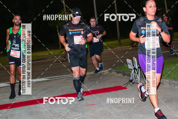 Buy your photos of the eventHalloween Run on Fotop