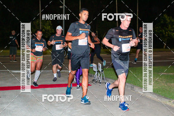 Buy your photos of the eventHalloween Run on Fotop