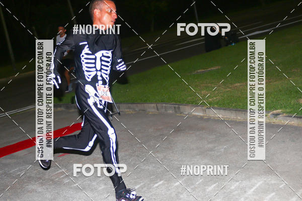 Buy your photos of the eventHalloween Run on Fotop