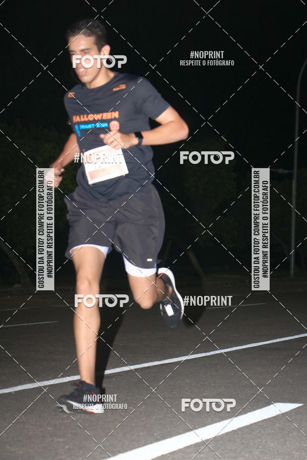 Buy your photos of the eventHalloween Run on Fotop