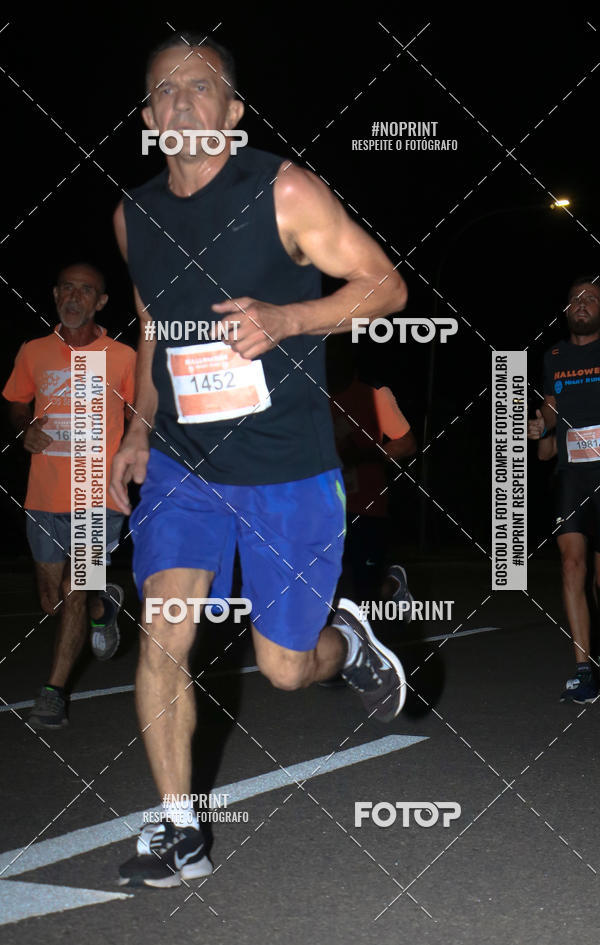 Buy your photos of the eventHalloween Run on Fotop