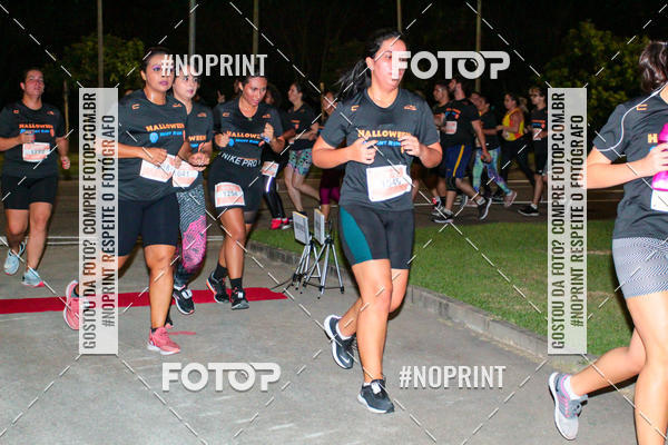 Buy your photos of the eventHalloween Run on Fotop