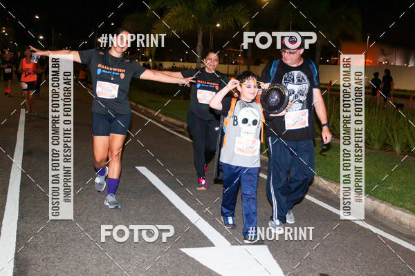 Buy your photos of the eventHalloween Run on Fotop