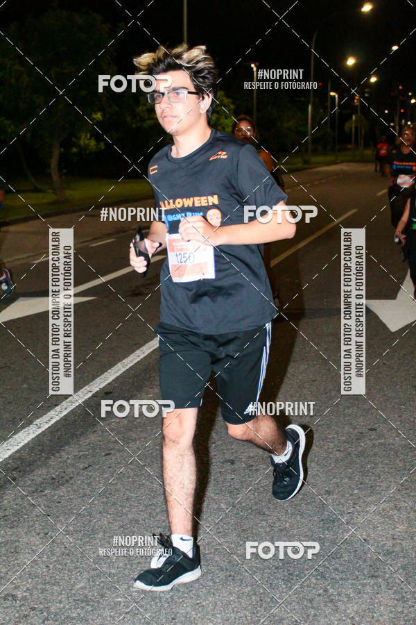 Buy your photos of the eventHalloween Run on Fotop