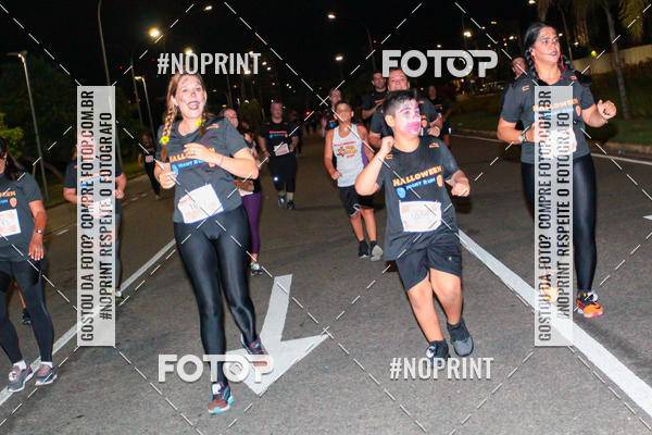 Buy your photos of the eventHalloween Run on Fotop