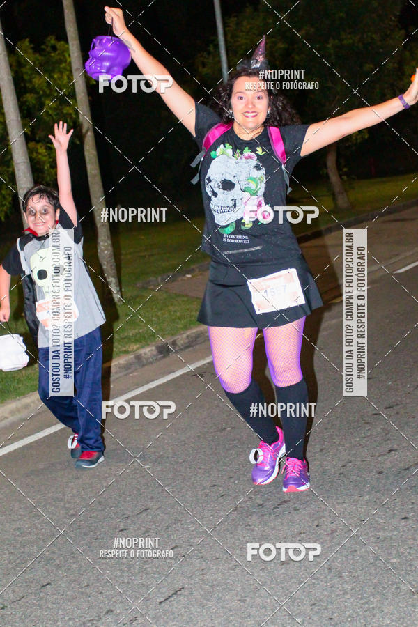 Buy your photos of the eventHalloween Run on Fotop