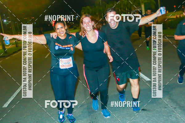 Buy your photos of the eventHalloween Run on Fotop