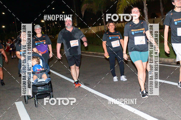 Buy your photos of the eventHalloween Run on Fotop