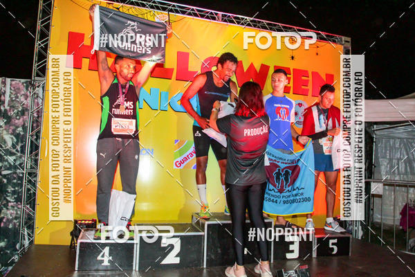 Buy your photos of the eventHalloween Run on Fotop