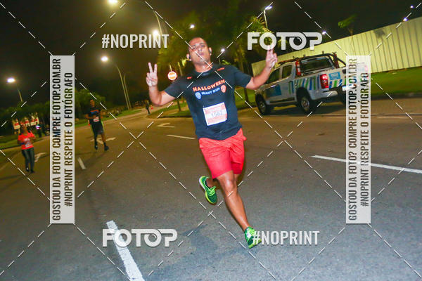 Buy your photos of the eventHalloween Run on Fotop