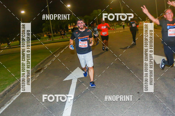 Buy your photos of the eventHalloween Run on Fotop