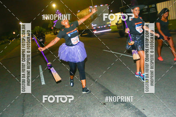 Buy your photos of the eventHalloween Run on Fotop