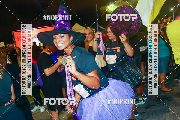 Buy your photos of the eventHalloween Run on Fotop