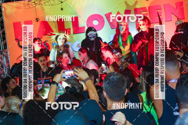 Buy your photos of the eventHalloween Run on Fotop