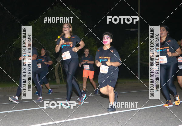 Buy your photos of the eventHalloween Run on Fotop