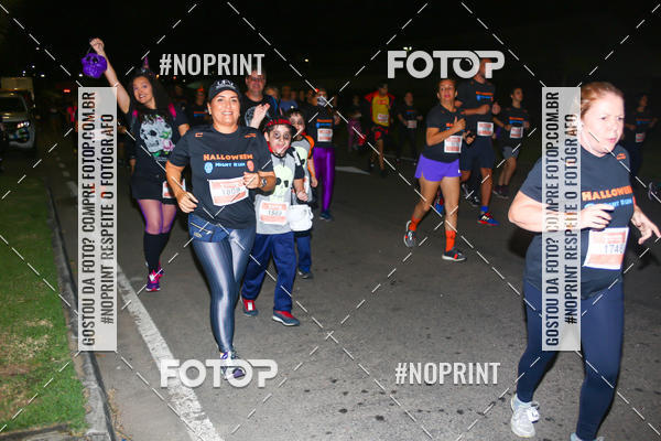 Buy your photos of the eventHalloween Run on Fotop