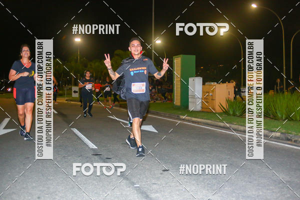 Buy your photos of the eventHalloween Run on Fotop