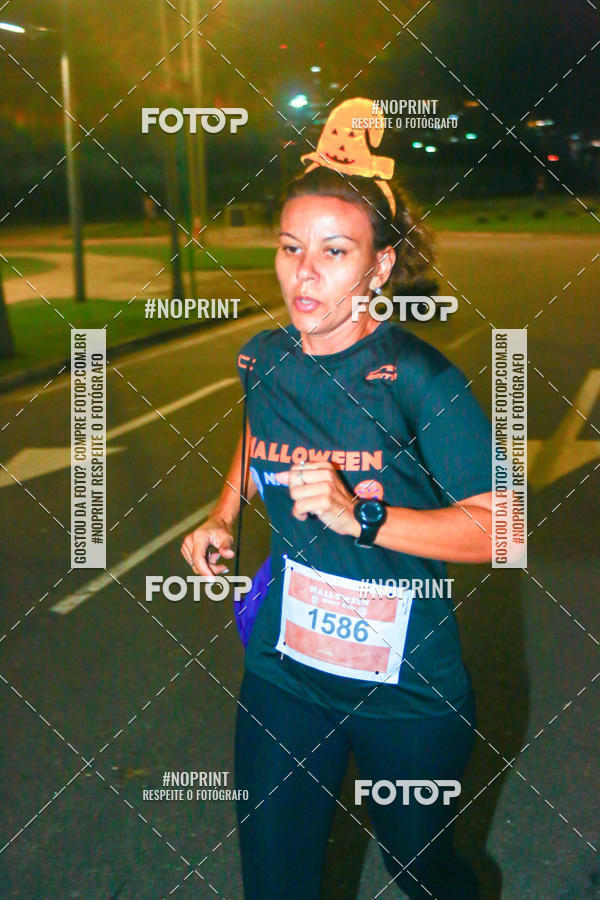Buy your photos of the eventHalloween Run on Fotop
