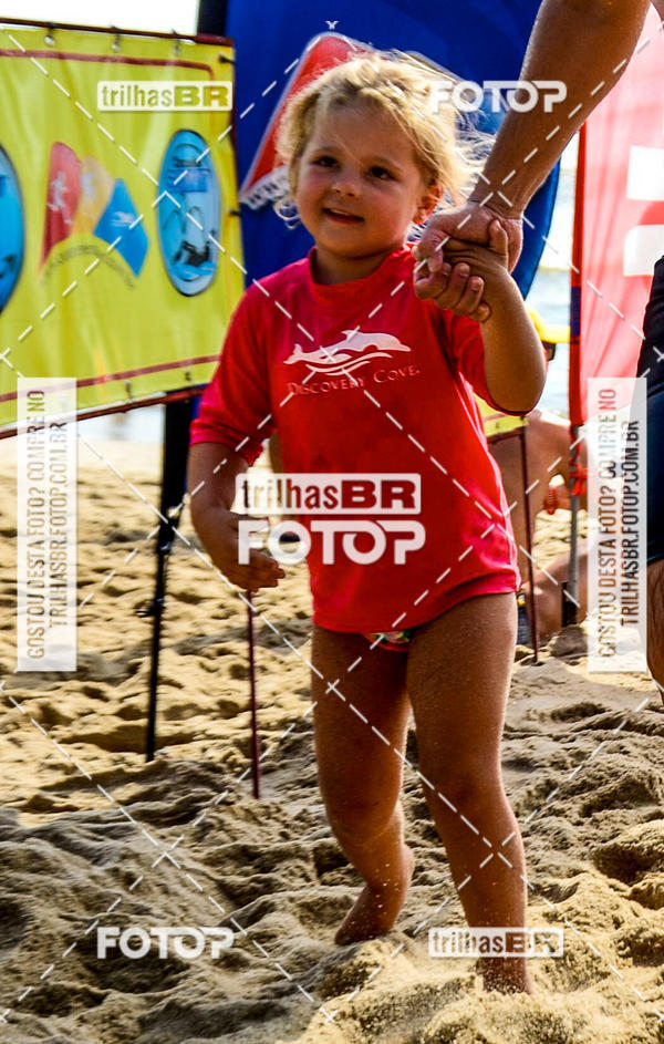 Buy your photos of the eventCircuito Triple Crown de Nata��o -  Etapa Barra Velha -  4k 2k 600m e 200m/Kids on Fotop