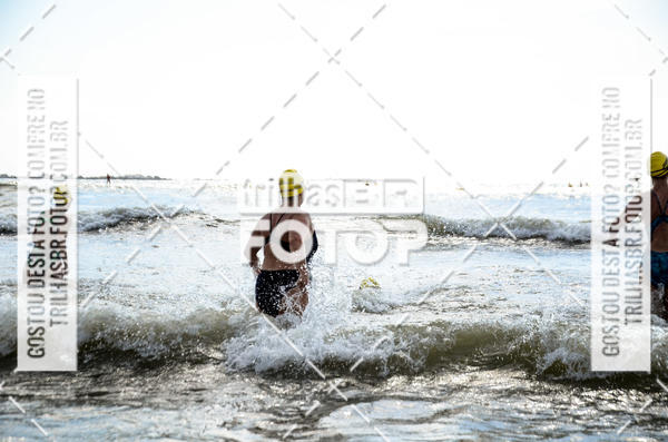 Buy your photos of the eventCircuito Triple Crown de Nata��o -  Etapa Barra Velha -  4k 2k 600m e 200m/Kids on Fotop
