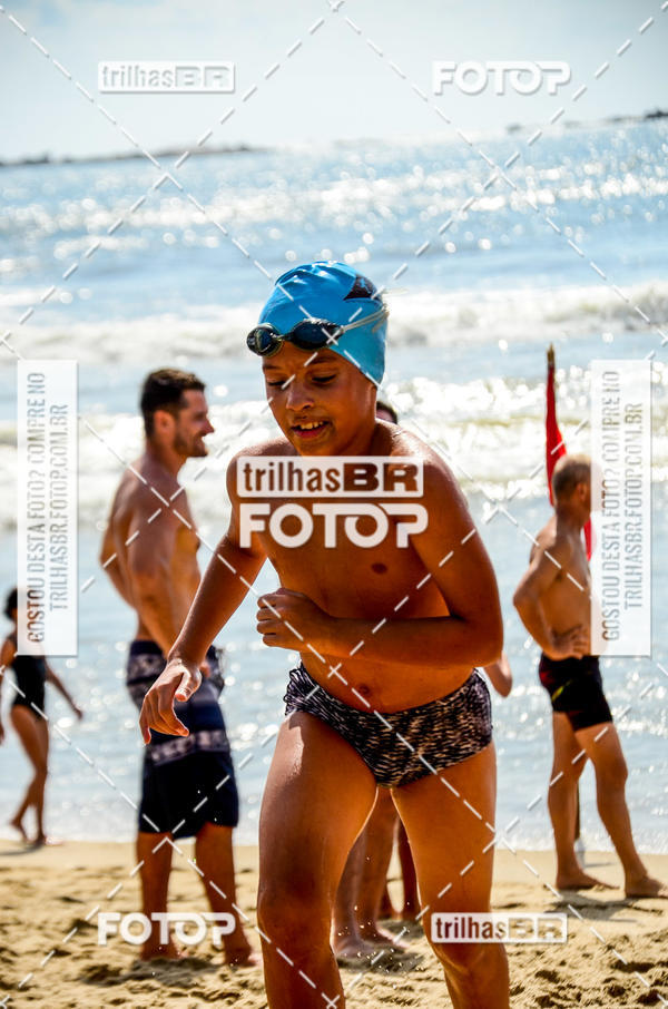 Buy your photos of the eventCircuito Triple Crown de Nata��o -  Etapa Barra Velha -  4k 2k 600m e 200m/Kids on Fotop
