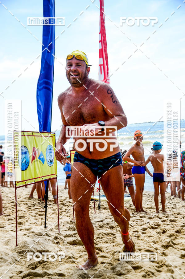 Buy your photos of the eventCircuito Triple Crown de Nata��o -  Etapa Barra Velha -  4k 2k 600m e 200m/Kids on Fotop