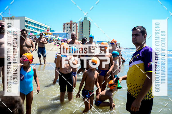 Buy your photos of the eventCircuito Triple Crown de Nata��o -  Etapa Barra Velha -  4k 2k 600m e 200m/Kids on Fotop
