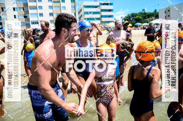 Buy your photos of the eventCircuito Triple Crown de Nata��o -  Etapa Barra Velha -  4k 2k 600m e 200m/Kids on Fotop