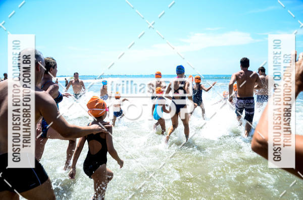 Buy your photos of the eventCircuito Triple Crown de Nata��o -  Etapa Barra Velha -  4k 2k 600m e 200m/Kids on Fotop