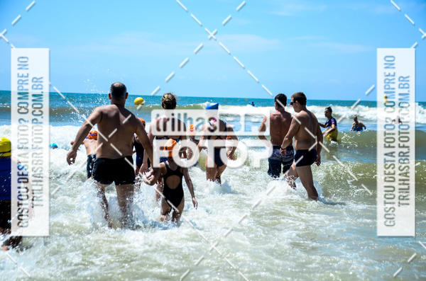 Buy your photos of the eventCircuito Triple Crown de Nata��o -  Etapa Barra Velha -  4k 2k 600m e 200m/Kids on Fotop