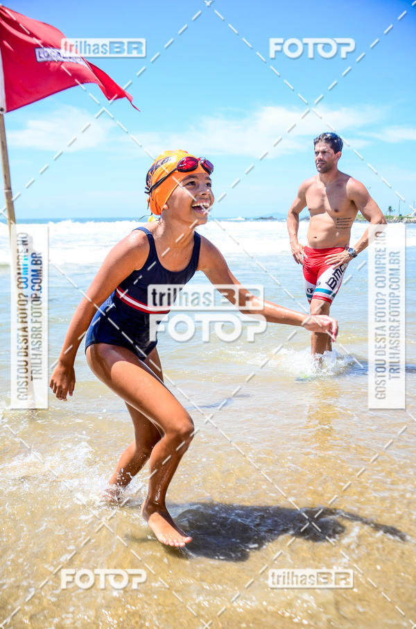 Buy your photos of the eventCircuito Triple Crown de Nata��o -  Etapa Barra Velha -  4k 2k 600m e 200m/Kids on Fotop