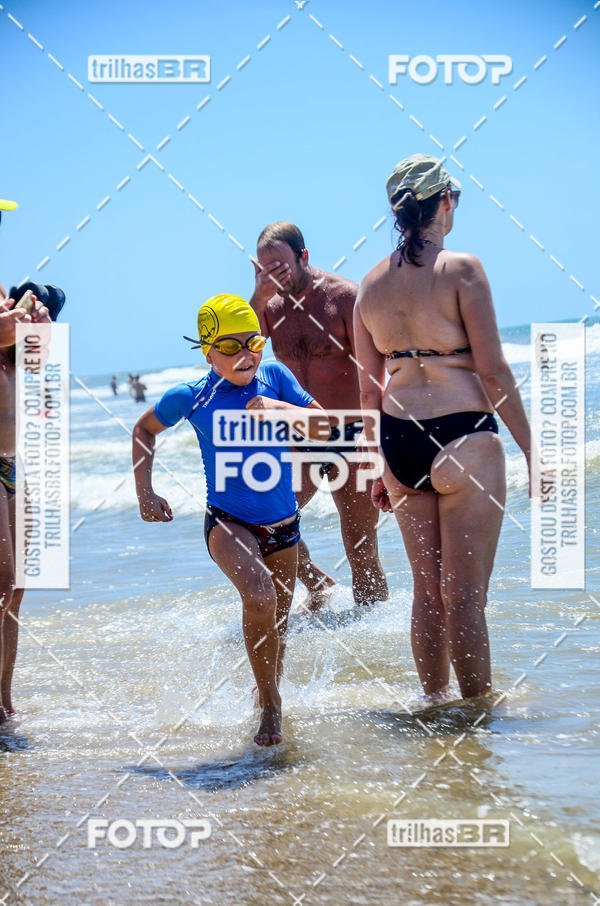 Buy your photos of the eventCircuito Triple Crown de Nata��o -  Etapa Barra Velha -  4k 2k 600m e 200m/Kids on Fotop