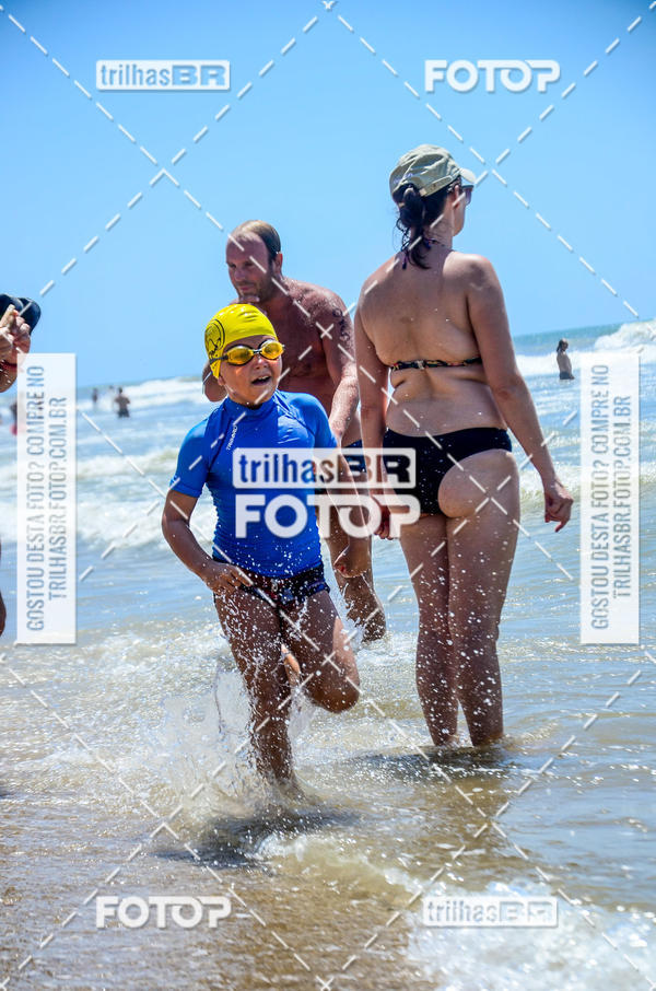 Buy your photos of the eventCircuito Triple Crown de Nata��o -  Etapa Barra Velha -  4k 2k 600m e 200m/Kids on Fotop