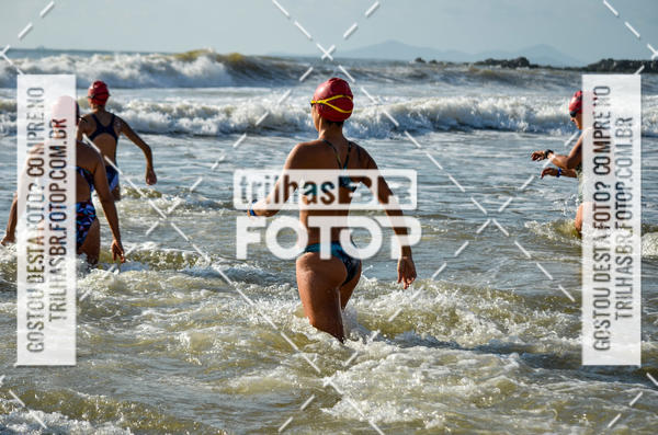 Buy your photos of the eventCircuito Triple Crown de Nata��o -  Etapa Barra Velha -  4k 2k 600m e 200m/Kids on Fotop