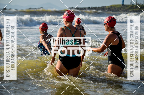 Buy your photos of the eventCircuito Triple Crown de Nata��o -  Etapa Barra Velha -  4k 2k 600m e 200m/Kids on Fotop