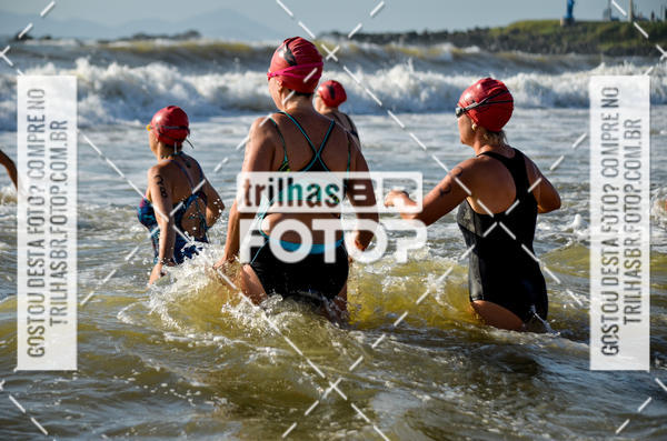 Buy your photos of the eventCircuito Triple Crown de Nata��o -  Etapa Barra Velha -  4k 2k 600m e 200m/Kids on Fotop