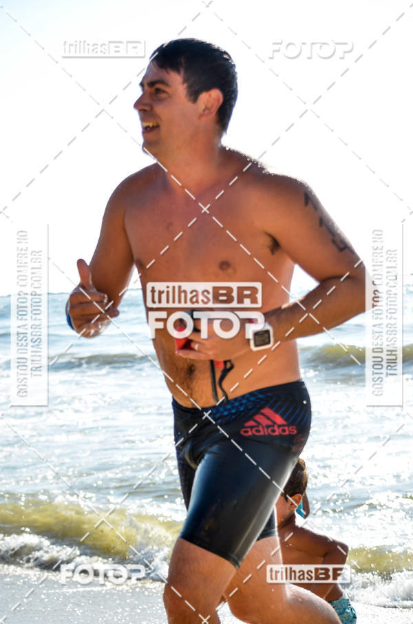 Buy your photos of the eventCircuito Triple Crown de Nata��o -  Etapa Barra Velha -  4k 2k 600m e 200m/Kids on Fotop