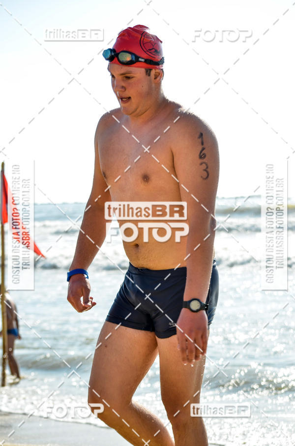 Buy your photos of the eventCircuito Triple Crown de Nata��o -  Etapa Barra Velha -  4k 2k 600m e 200m/Kids on Fotop